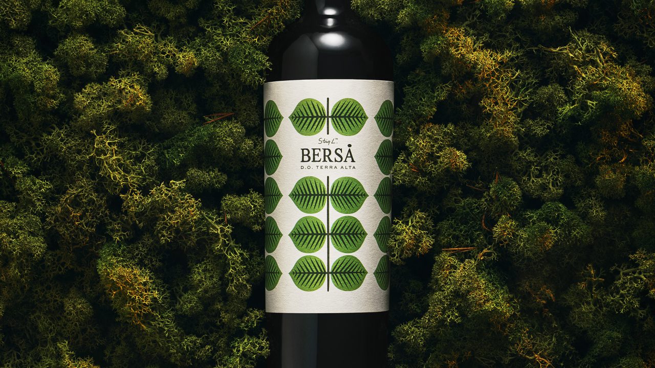 bottle of berså wine